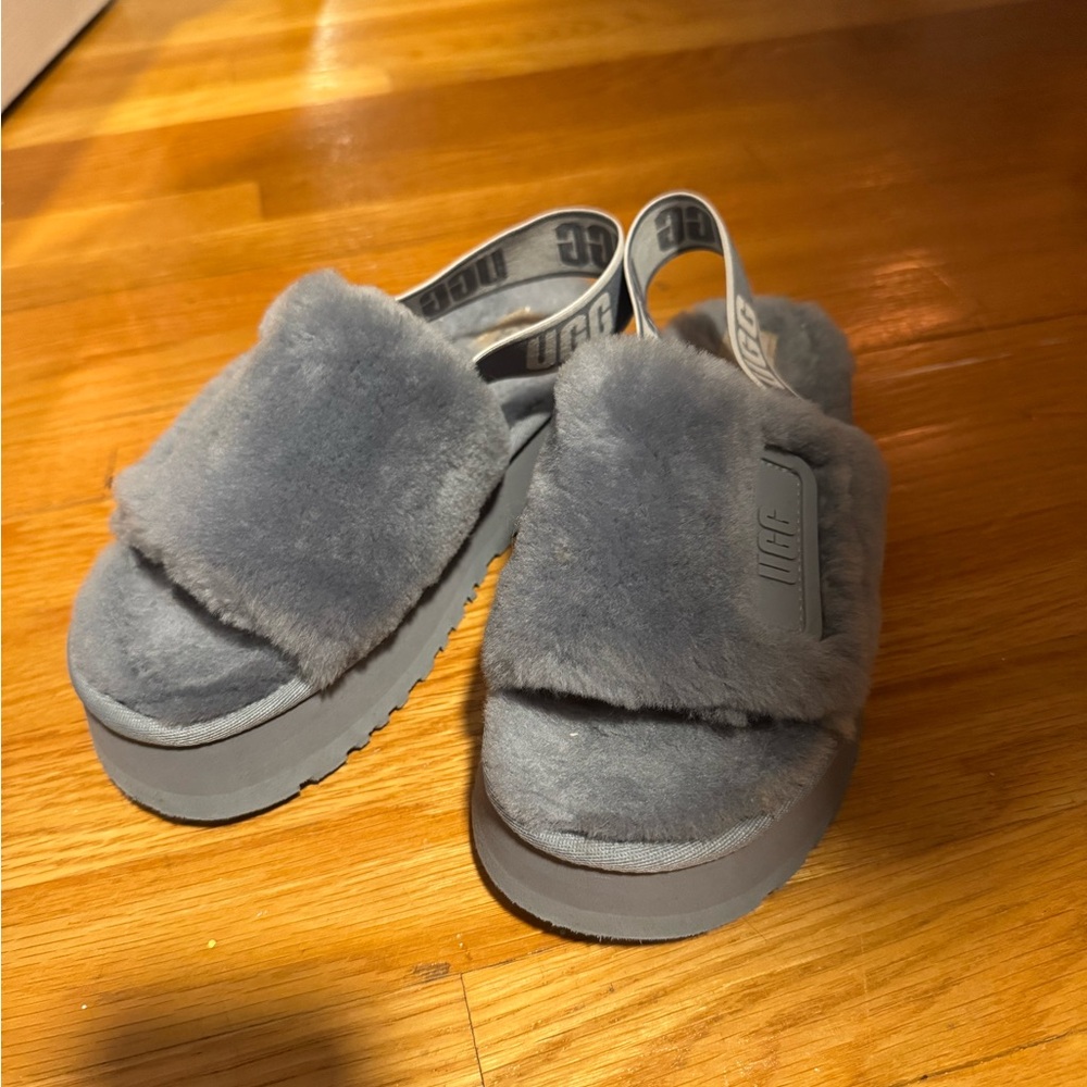 UGG Women's Fluffy Gray Slippers